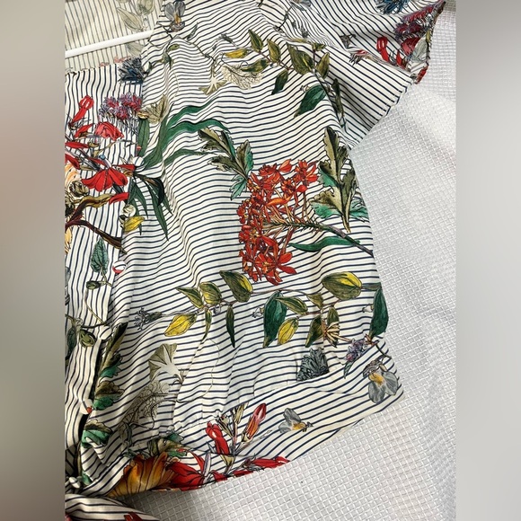 Zara Basic Floral Top Women’s Size Large - Picture 8 of 11